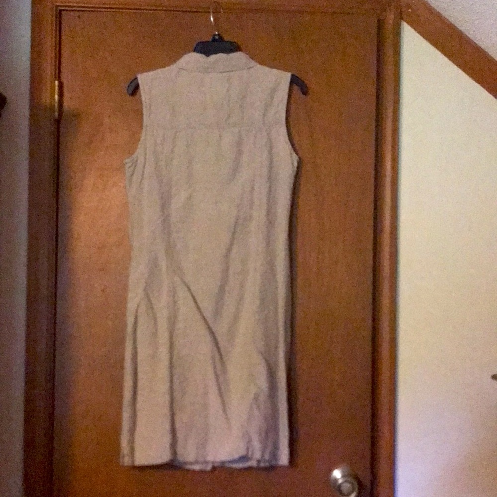 Linen sleeveless dress with floral embroidery - Picture 3 of 5